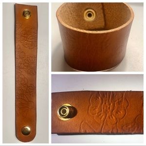 handmade Jewelry - Handmade leather cuff bracelet flower design handmade Jewelry - Handmade leather cuff bracelet flower design